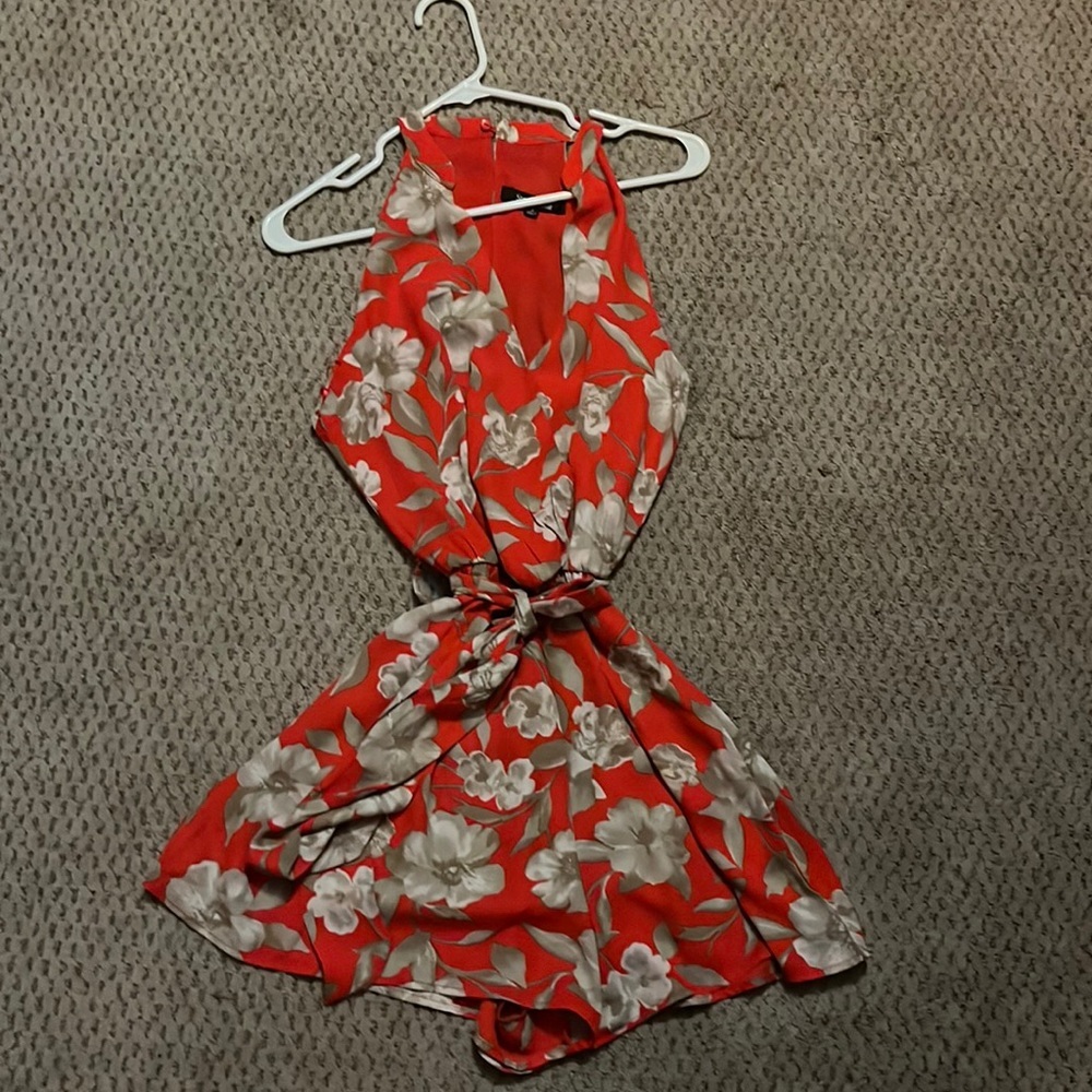 Keyhole back floral romper